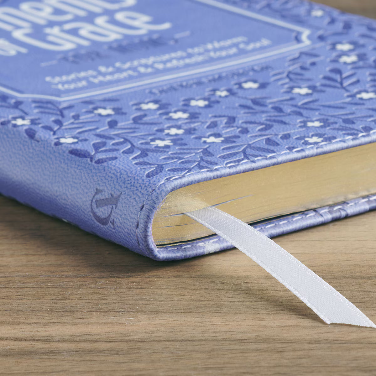 Moments of Grace for Moms: Stories & Scriptures to Warm Your Heart & Refresh Your Soul