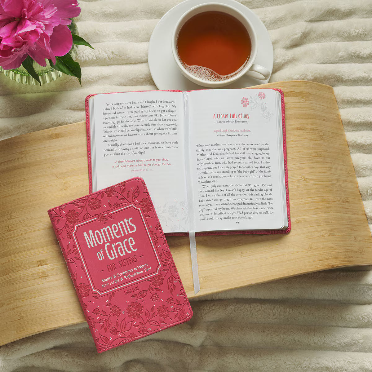 Moments of Grace for Sisters: Stories & Scriptures to Warm Your Heart & Refresh Your Soul